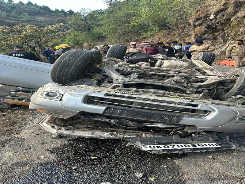 मसूरी में वाहन गहरी खाई में गिरा, छह लोगों की मौत