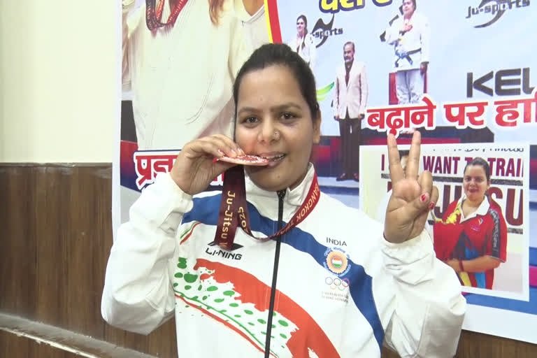 प्रज्ञा जोशी