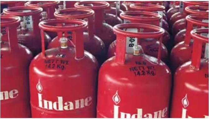 कॉमर्शियल गैस संकट