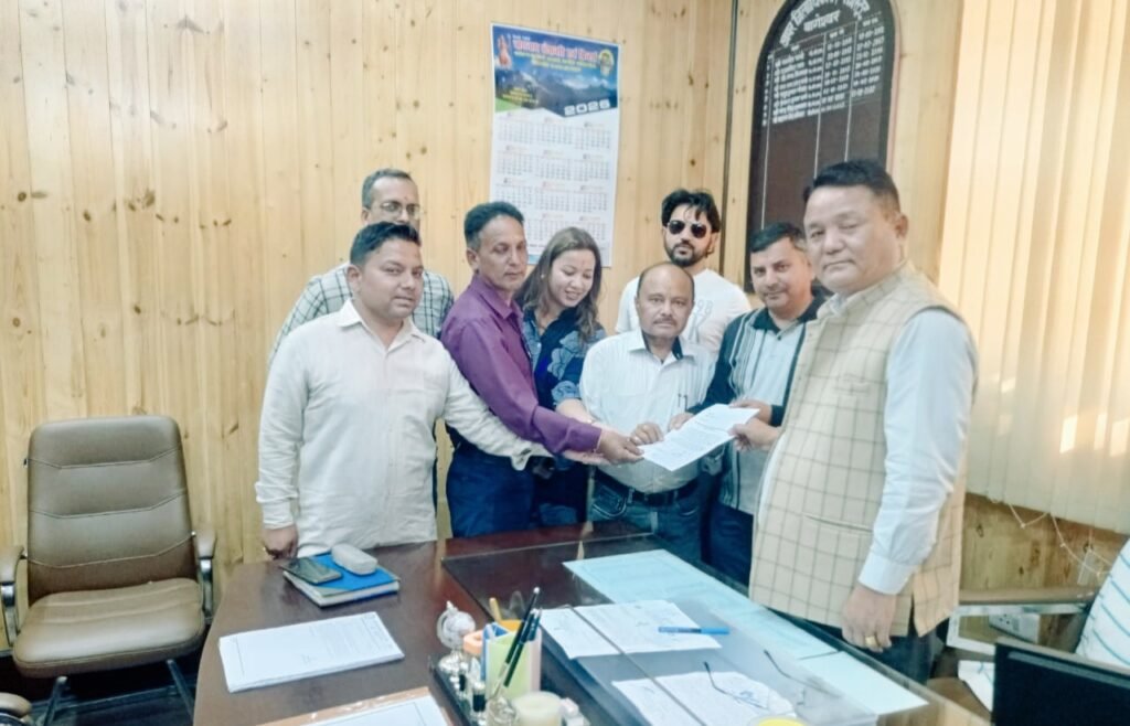 पत्रकार के खिलाफ FIR